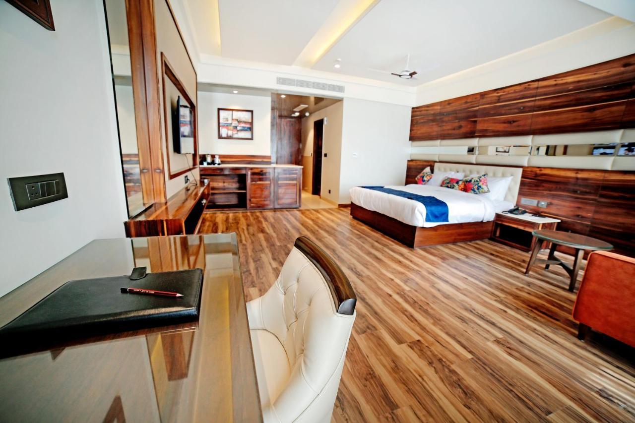 Hotel Vintage Zirakpur Chandigarh Panchkula Exteriör bild