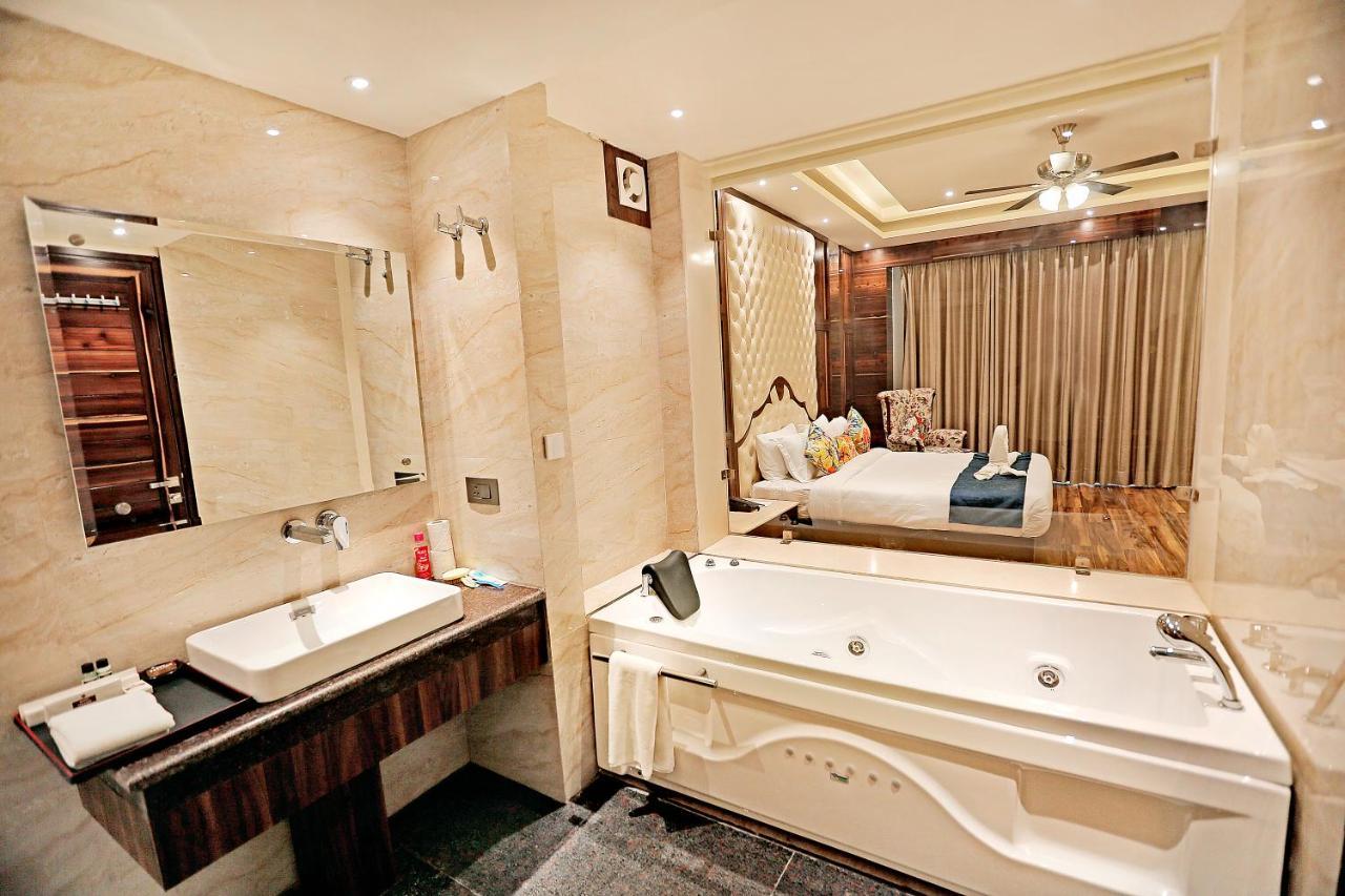 Hotel Vintage Zirakpur Chandigarh Panchkula Exteriör bild