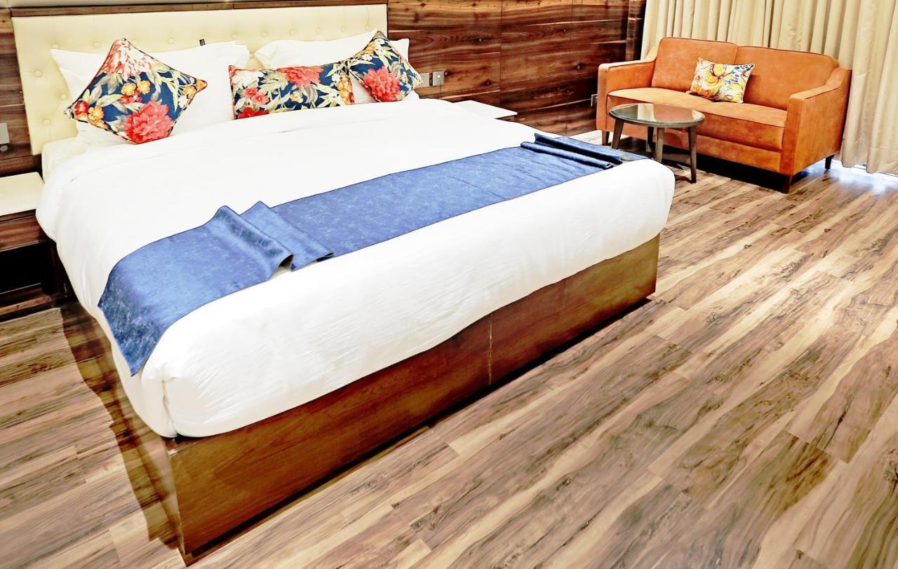 Hotel Vintage Zirakpur Chandigarh Panchkula Exteriör bild