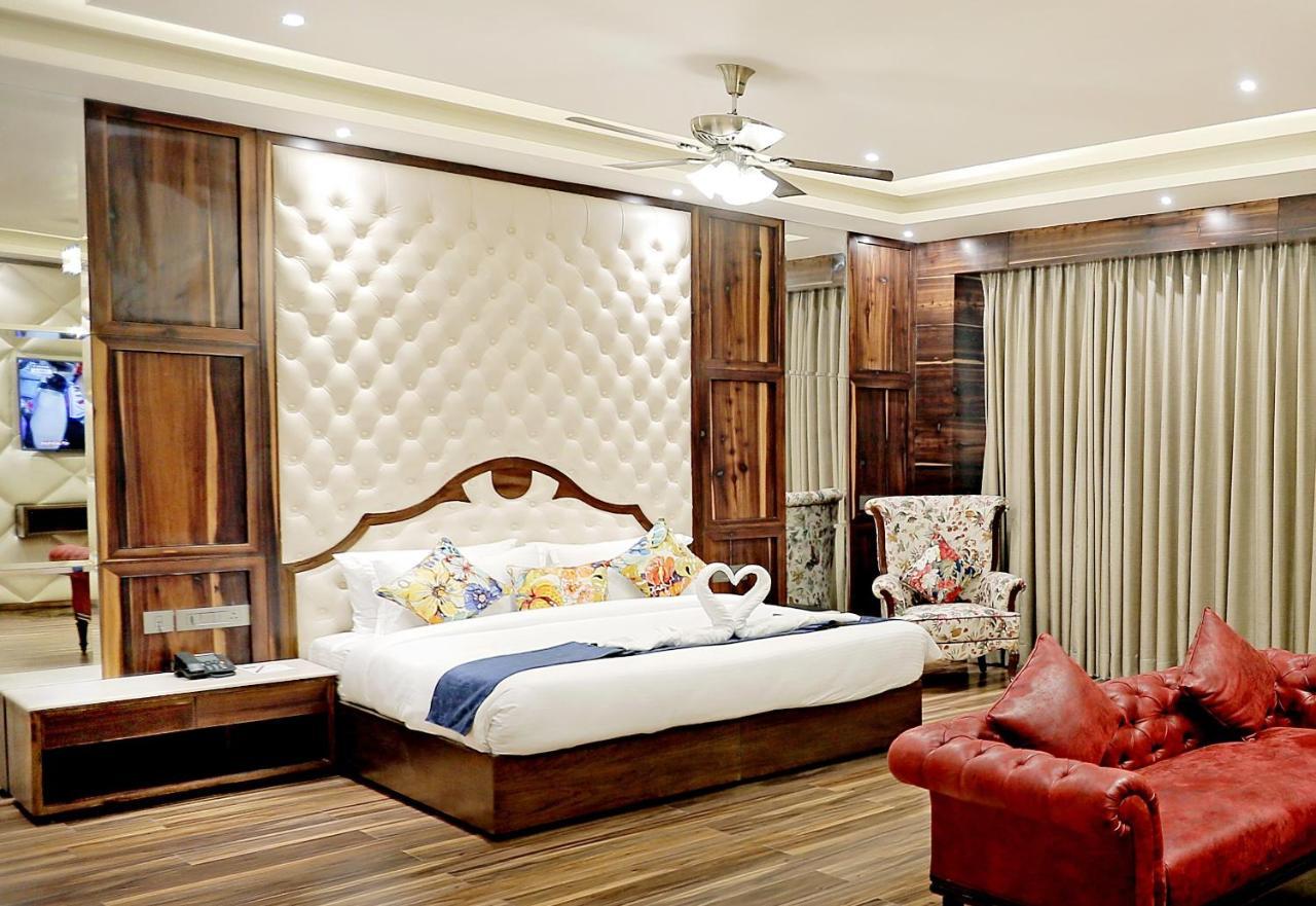 Hotel Vintage Zirakpur Chandigarh Panchkula Exteriör bild