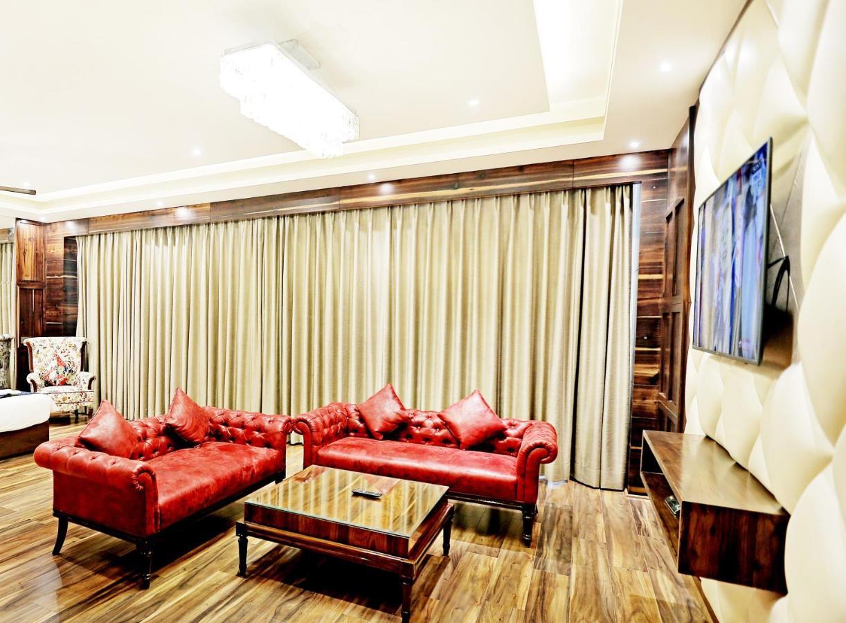 Hotel Vintage Zirakpur Chandigarh Panchkula Exteriör bild