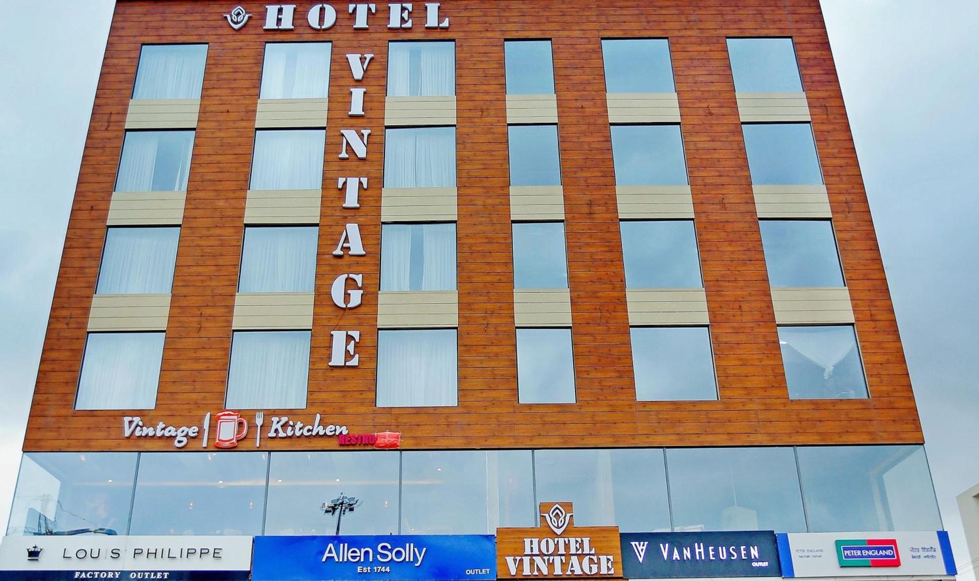 Hotel Vintage Zirakpur Chandigarh Panchkula Exteriör bild