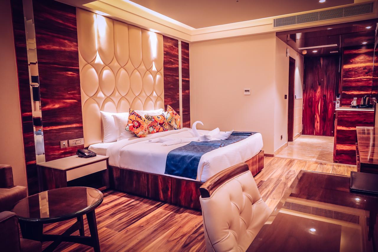 Hotel Vintage Zirakpur Chandigarh Panchkula Exteriör bild
