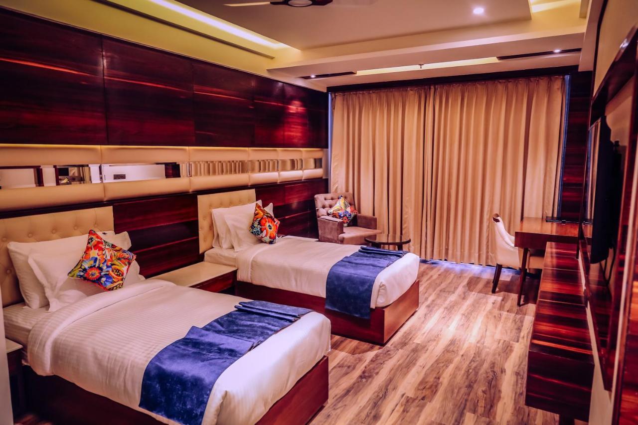 Hotel Vintage Zirakpur Chandigarh Panchkula Exteriör bild
